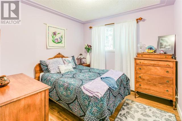 5470 Arnhem Terr, House detached with 2 bedrooms, 2 bathrooms and 3 parking in Nanaimo BC | Card Image