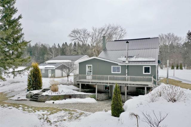 2224 Rainbow Valley Rd W, Home with 3 bedrooms, 1 bathrooms and 10 parking in Springwater ON | Image 21