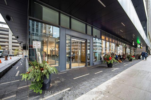 606 - 770 Bay St, Condo with 2 bedrooms, 2 bathrooms and 1 parking in Toronto ON | Image 19