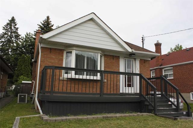 125 North Woodrow Blvd, House detached with 2 bedrooms, 2 bathrooms and 3 parking in Toronto ON | Image 1