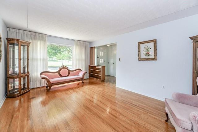 81 West 25th Street, House detached with 2 bedrooms, 1 bathrooms and 2 parking in Hamilton ON | Image 9
