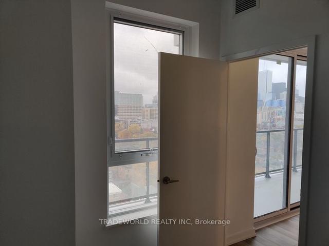 1401 - 181 Huron St, Condo with 2 bedrooms, 2 bathrooms and 0 parking in Toronto ON | Image 11