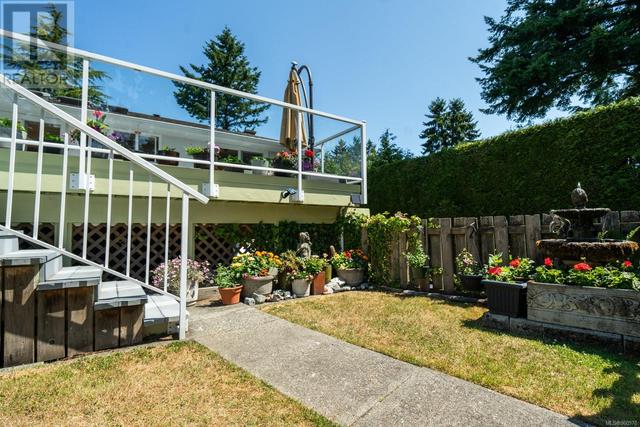 1875 Grandview Dr, House detached with 4 bedrooms, 3 bathrooms and 4 parking in Saanich BC | Image 33