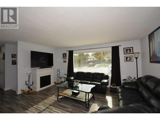 3407 Okanagan Avenue, House detached with 3 bedrooms, 2 bathrooms and 1 parking in Vernon BC | Image 5