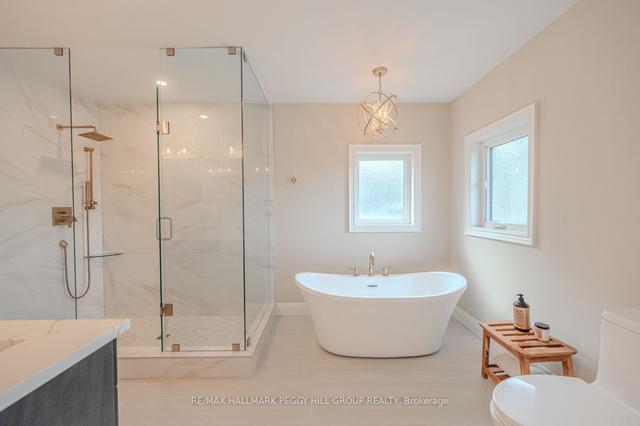 104 Penvill Tr, House detached with 4 bedrooms, 4 bathrooms and 5 parking in Barrie ON | Image 2