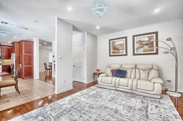 15 Lourakis St, House detached with 4 bedrooms, 5 bathrooms and 6 parking in Richmond Hill ON | Image 7