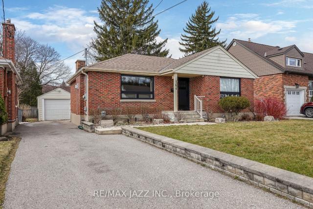 764 Grierson St, House detached with 2 bedrooms, 2 bathrooms and 6 parking in Oshawa ON | Image 1