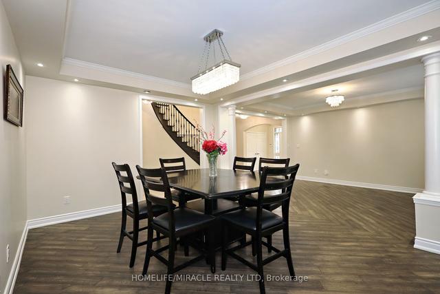 8 Nelly Crt, House detached with 5 bedrooms, 7 bathrooms and 7 parking in Brampton ON | Image 2