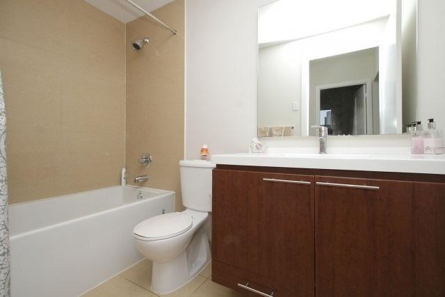 419 - 70 Roehampton Ave, Condo with 2 bedrooms, 2 bathrooms and 1 parking in Toronto ON | Image 17