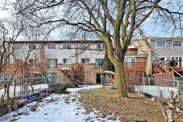 86 Croach Cres, House attached with 3 bedrooms, 3 bathrooms and 2 parking in Toronto ON | Image 24