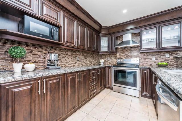 199 Purcell Cres, House semidetached with 3 bedrooms, 4 bathrooms and 5 parking in Vaughan ON | Image 4