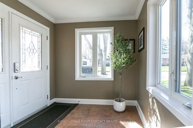 68 Eugenia St, House detached with 2 bedrooms, 2 bathrooms and 4 parking in Barrie ON | Image 13