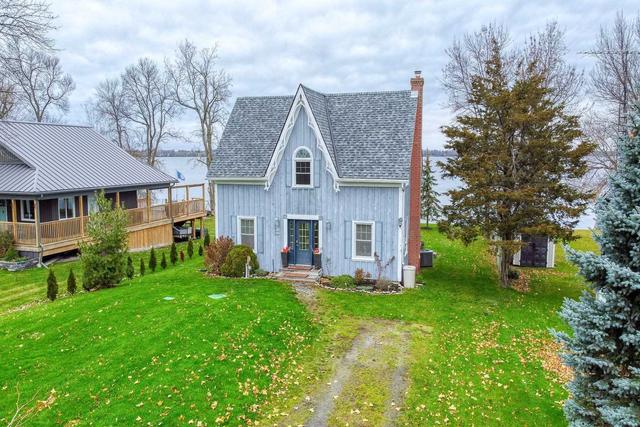 223 Prinyers Cove Cres, House detached with 3 bedrooms, 2 bathrooms and 4 parking in Prince Edward County ON | Image 1