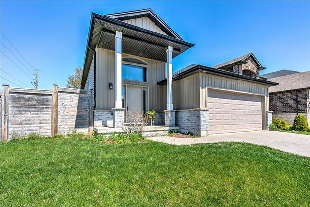 2162 North Routledge Park, House detached with 3 bedrooms, 3 bathrooms and 4 parking in London ON | Image 2