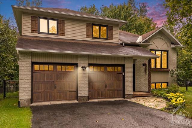 198 Blue Jay Drive, House detached with 3 bedrooms, 2 bathrooms and 6 parking in Clarence Rockland ON | Card Image