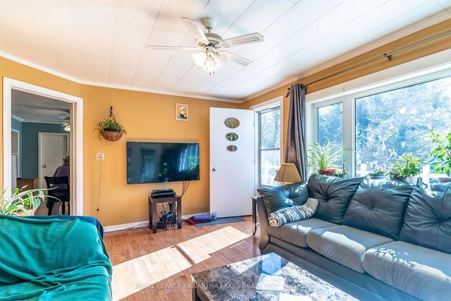 3 digby Laxton Boundary Rd, House detached with 2 bedrooms, 2 bathrooms and 4 parking in Kawartha Lakes ON | Image 3