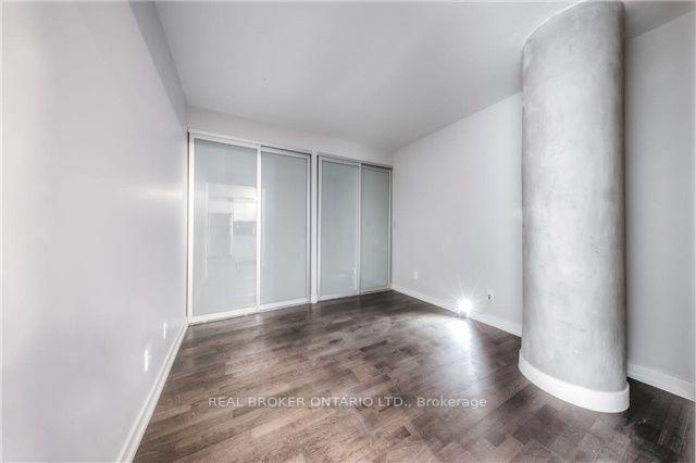 222 - 95 Bathurst St, Condo with 2 bedrooms, 2 bathrooms and 1 parking in Toronto ON | Image 3