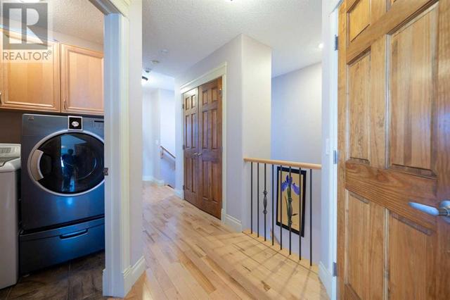 940 40 Street Sw, House detached with 4 bedrooms, 3 bathrooms and 2 parking in Calgary AB | Image 15
