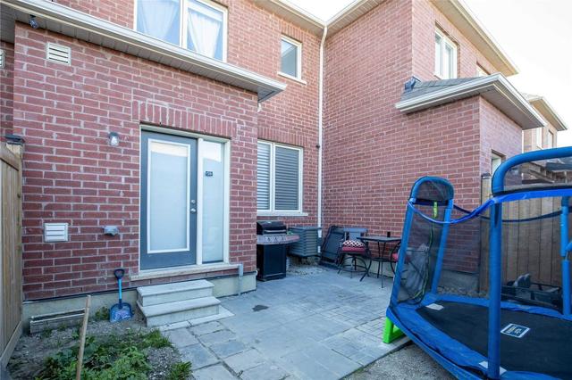 262 Inspire Blvd, House attached with 3 bedrooms, 3 bathrooms and 3 parking in Brampton ON | Image 7