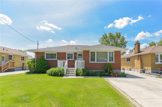 1769 Whitehall Drive, House detached with 3 bedrooms, 2 bathrooms and 7 parking in London ON | Image 1