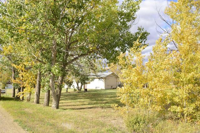 22004 Twp 821, House detached with 4 bedrooms, 2 bathrooms and 4 parking in Northern Sunrise County AB | Image 2