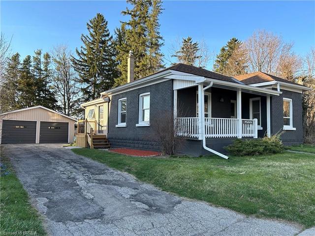 149 King Street E, House detached with 3 bedrooms, 2 bathrooms and 7 parking in Ingersoll ON | Image 1