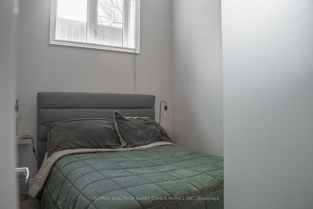 27a Marquette Ave, House semidetached with 1 bedrooms, 1 bathrooms and 1 parking in Toronto ON | Image 3