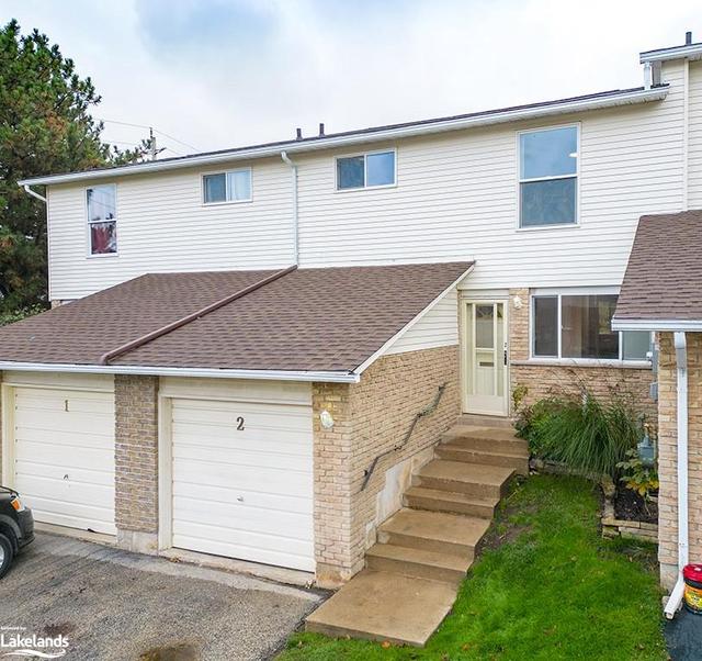 2 Lamson Crescent, House attached with 3 bedrooms, 1 bathrooms and 1 parking in Owen Sound ON | Image 1