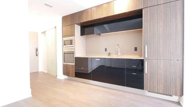 5512 - 10 York St, Condo with 1 bedrooms, 1 bathrooms and null parking in Toronto ON | Image 5
