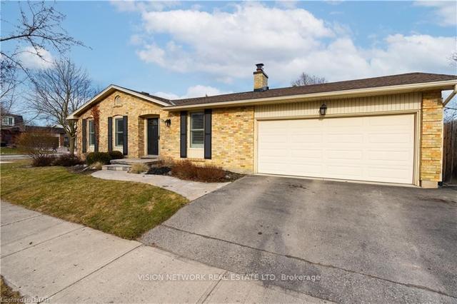1386 Hastings Dr, House detached with 3 bedrooms, 3 bathrooms and 4 parking in London ON | Image 1