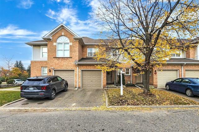 4 Wickstead Crt, Townhouse with 3 bedrooms, 2 bathrooms and 2 parking in Brampton ON | Image 1