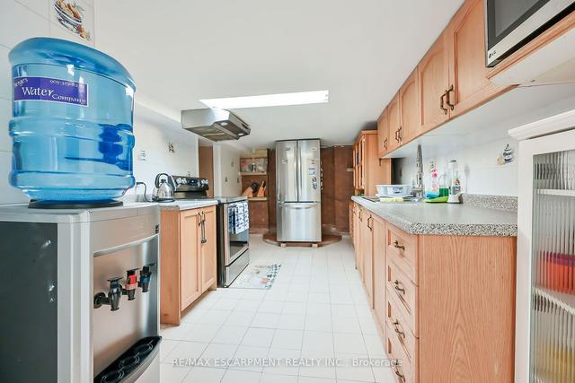 35 Smith Ave, House detached with 4 bedrooms, 3 bathrooms and 4 parking in Hamilton ON | Image 15