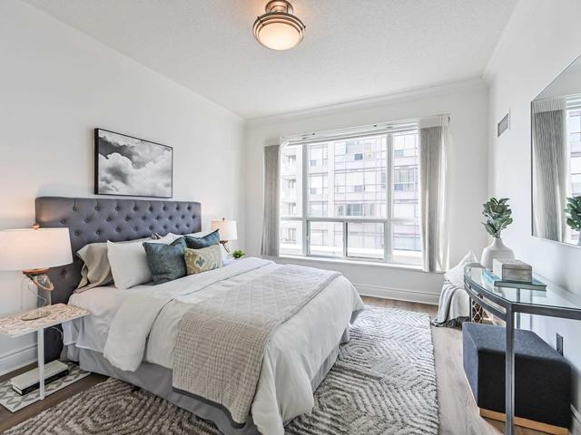 lph4 - 909 Bay St, Condo with 3 bedrooms, 3 bathrooms and 1 parking in Toronto ON | Image 11