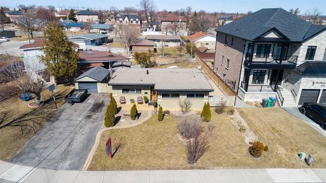 7501 Homeside Gdns, House detached with 3 bedrooms, 1 bathrooms and 9 parking in Mississauga ON | Image 1