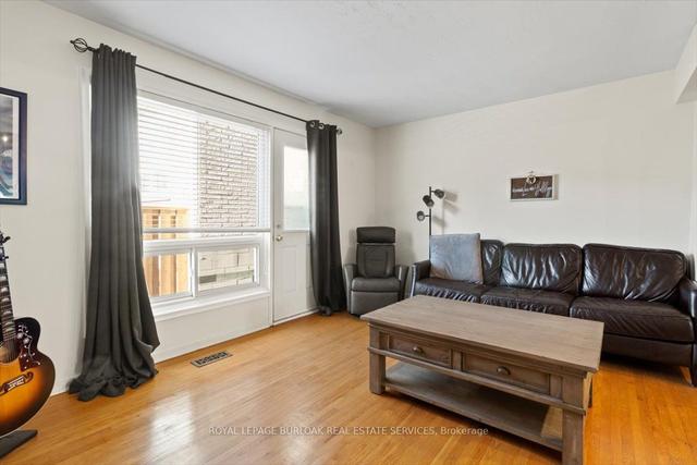2 - 11 Colmar Pl, Townhouse with 2 bedrooms, 2 bathrooms and 1 parking in Hamilton ON | Image 2