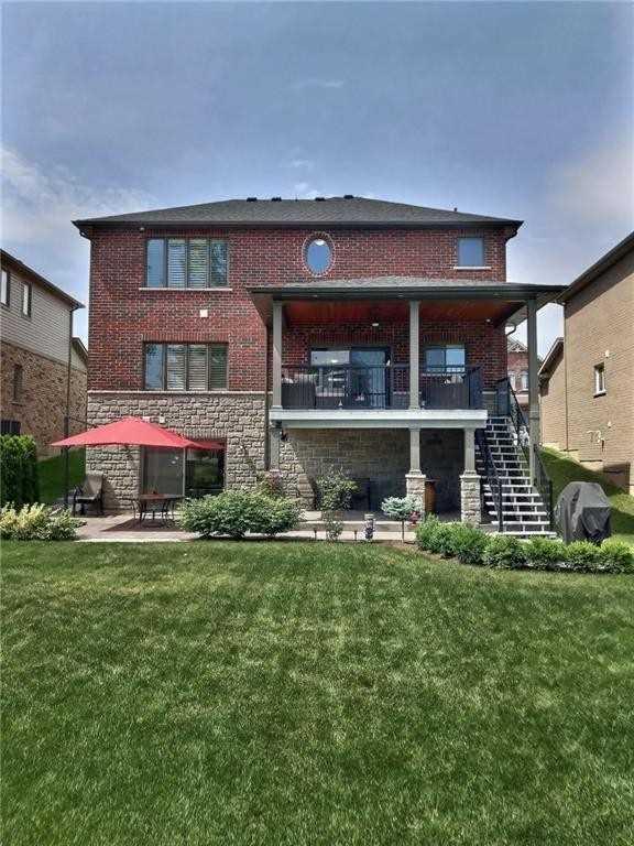 7394 Lionshead Ave, House detached with 3 bedrooms, 4 bathrooms and 4 parking in Niagara Falls ON | Image 2