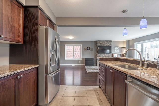 83 Hardcastle Dr, House detached with 3 bedrooms, 3 bathrooms and 5 parking in Cambridge ON | Image 5
