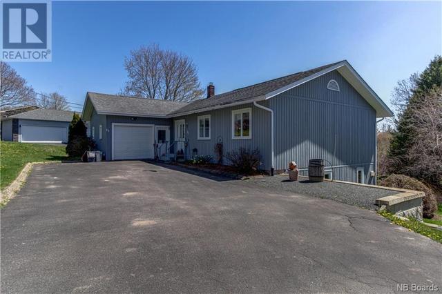 41 Maxwell Drive, House detached with 5 bedrooms, 2 bathrooms and null parking in Sussex NB | Image 2