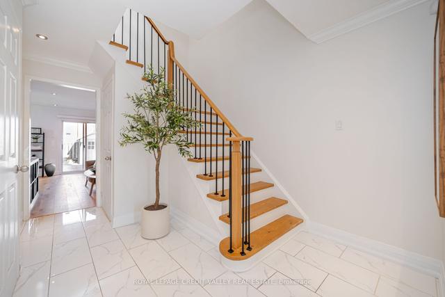 8 Tralee St, House detached with 3 bedrooms, 3 bathrooms and 5 parking in Brampton ON | Image 9