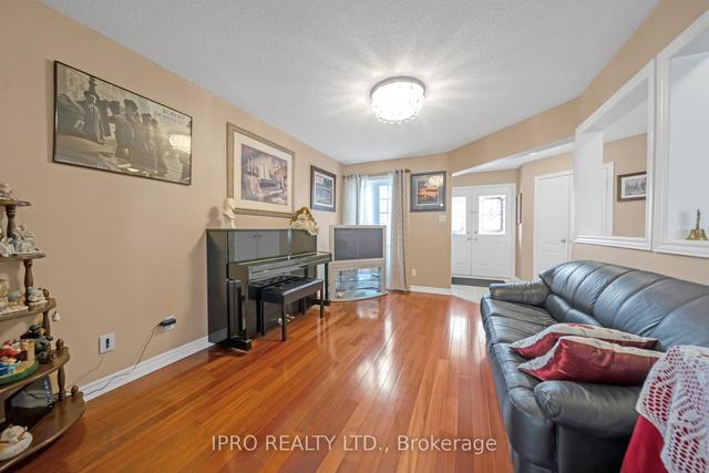 51 Tipton Cres, House detached with 5 bedrooms, 4 bathrooms and 6 parking in Ajax ON | Image 34