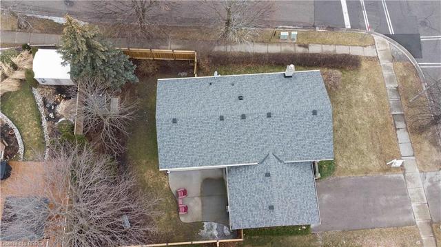 22 Blackfriar Lane, House detached with 4 bedrooms, 2 bathrooms and 3 parking in Brantford ON | Image 9