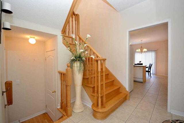 9 Lockburn Cres, House detached with 3 bedrooms, 3 bathrooms and 4 parking in Brampton ON | Image 39