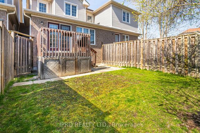 44 Tincomb Cres, House attached with 3 bedrooms, 3 bathrooms and 3 parking in Whitby ON | Image 31