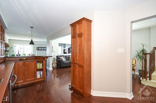 307 Silbrass Private, Townhouse with 3 bedrooms, 3 bathrooms and 2 parking in Ottawa ON | Image 6