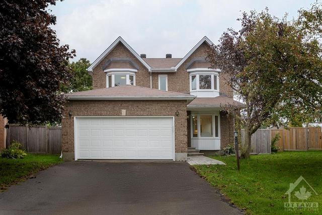 44 Woodford Way, House detached with 4 bedrooms, 4 bathrooms and 6 parking in Ottawa ON | Card Image