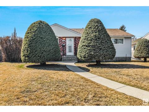 10320 47 St Nw, House detached with 4 bedrooms, 2 bathrooms and 4 parking in Edmonton AB | Card Image