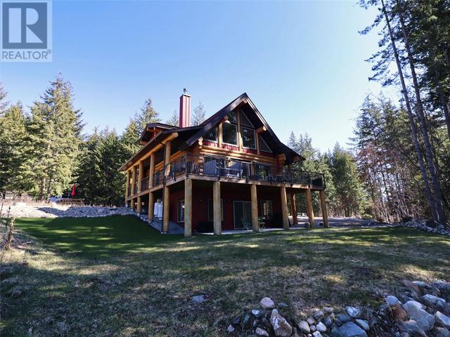 2589 Airstrip Road, House detached with 3 bedrooms, 3 bathrooms and 2 parking in Columbia Shuswap F BC | Image 74