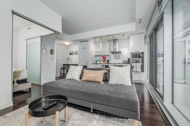 911 - 12 York St, Condo with 1 bedrooms, 1 bathrooms and 0 parking in Toronto ON | Image 20