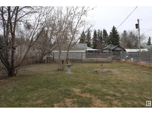 5018 52 Ave, House detached with 3 bedrooms, 1 bathrooms and null parking in Mundare AB | Image 15
