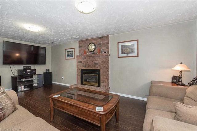 35 Nelson Ave, House detached with 3 bedrooms, 2 bathrooms and 5 parking in Kitchener ON | Image 3